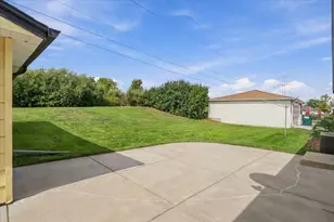 313 Mayfair Dr, Saukville, WI 53080 - Photo 30