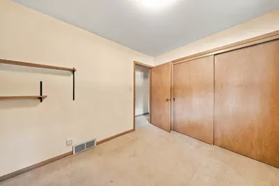 181  Highview Dr, Cedarburg, WI 53012 - Photo 22