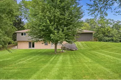 181  Highview Dr, Cedarburg, WI 53012 - Photo 52