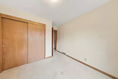 181  Highview Dr, Cedarburg, WI 53012 - Photo 20