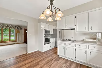 181  Highview Dr, Cedarburg, WI 53012 - Photo 12