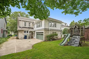 3424 N Summit Ave, Milwaukee, WI 53211 - Photo 8