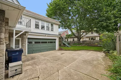 3424 N Summit Ave, Milwaukee, WI 53211 - Photo 10