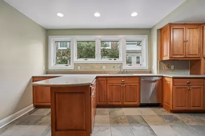 3424 N Summit Ave, Milwaukee, WI 53211 - Photo 38