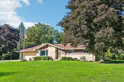 1555  Valley Ridge Dr, Brookfield, WI 53005 - Photo 2