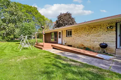 1555  Valley Ridge Dr, Brookfield, WI 53005 - Photo 56