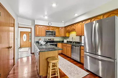 1555  Valley Ridge Dr, Brookfield, WI 53005 - Photo 10