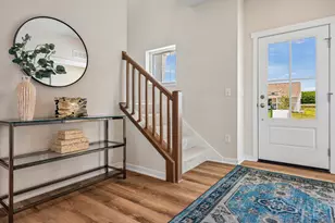9901 N Migratory Ln, Mequon, WI 53097 - Photo 6