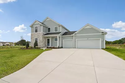 9901 N Migratory Ln, Mequon, WI 53097 - Photo 2