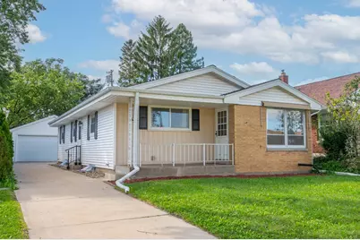 2533 N 113th St, Wauwatosa, WI 53226 - Photo 2