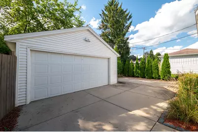 2533 N 113th St, Wauwatosa, WI 53226 - Photo 30