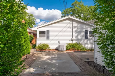 2533 N 113th St, Wauwatosa, WI 53226 - Photo 28