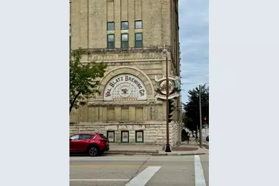 270 E Highland Ave #1042, Milwaukee, WI 53202 - Photo 38
