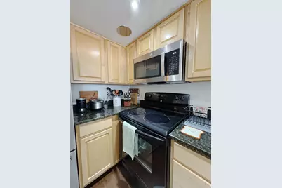 270 E Highland Ave #1042, Milwaukee, WI 53202 - Photo 10