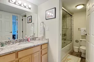 270 E Highland Ave, Milwaukee, WI 53202 - Photo 20