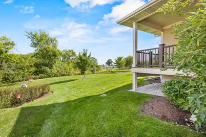 2826 W Villa Dr, Franklin, WI 53132 - Photo 2