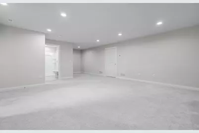 2826 W Villa Dr, Franklin, WI 53132 - Photo 26