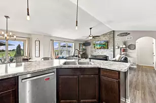 901 Casey Dr, Watertown, WI 53094 - Photo 14