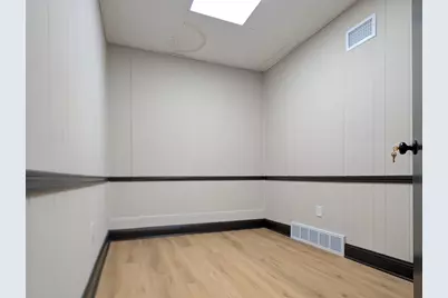 1107 W Oklahoma Ave #7, Milwaukee, WI 53215 - Photo 10