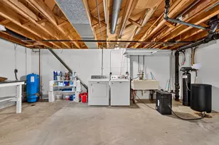 8153 W Holly Rd, Mequon, WI 53097 - Photo 28