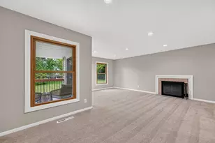 8153 W Holly Rd, Mequon, WI 53097 - Photo 34
