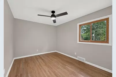 8153 W Holly Rd, Mequon, WI 53097 - Photo 14