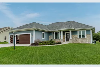 615  Bark River Way, Dousman, WI 53118 - Photo 4