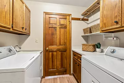 1611 W Eastbrook Ct, Mequon, WI 53092 - Photo 20