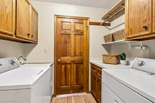 1611 W Eastbrook Ct, Mequon, WI 53092 - Photo 20