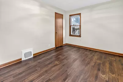 3805 S 21st St, Milwaukee, WI 53221 - Photo 6