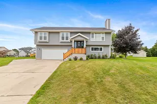 1096 E Libby Ct, Oak Creek, WI 53154 - Photo 1