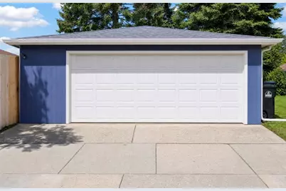 744  Shoreland Dr, Racine, WI 53402 - Photo 4