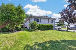 744 Shoreland Dr, Racine, WI 53402 - Photo 6