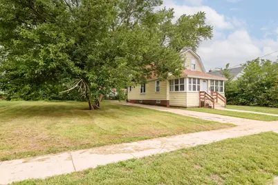 923  Randall St, Beloit, WI 53511 - Photo 32