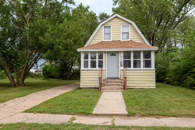 923  Randall St, Beloit, WI 53511 - Photo 2