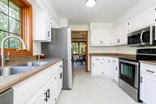 18465 St Andrew Ct, Brookfield, WI 53045 - Photo 10