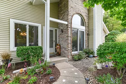 105  East Sutton Pl #A, Waukesha, WI 53188 - Photo 6