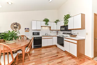 105  East Sutton Pl #A, Waukesha, WI 53188 - Photo 10