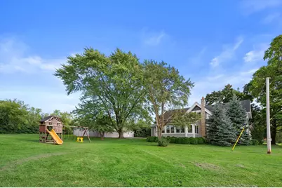 7582 S 51st St, Franklin, WI 53132 - Photo 8