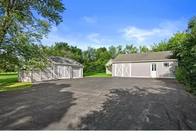 7582 S 51st St, Franklin, WI 53132 - Photo 2