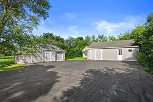 7582 S 51st St, Franklin, WI 53132 - Photo 2