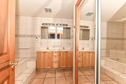 S70W19780  Thornapple Ct, Muskego, WI 53150 - Photo 16