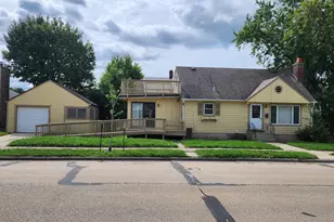1123 Melvin Ave, Racine, WI 53402 - Photo 2