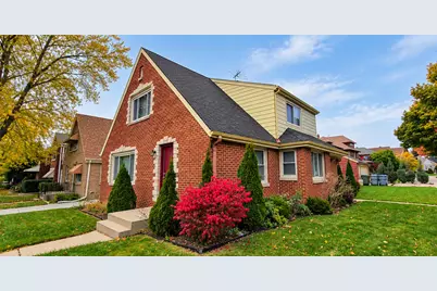 2705 N Carlton Pl, Milwaukee, WI 53210 - Photo 1
