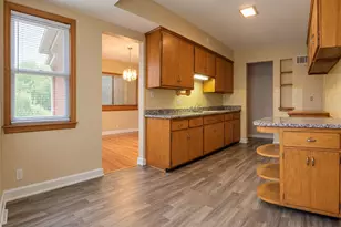 2705 N Carlton Pl, Milwaukee, WI 53210 - Photo 2