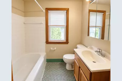 2705 N Carlton Pl, Milwaukee, WI 53210 - Photo 14