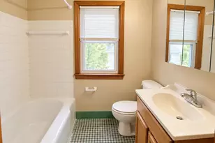 2705 N Carlton Pl, Milwaukee, WI 53210 - Photo 14