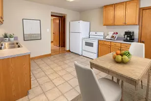 2705 N Carlton Pl, Milwaukee, WI 53210 - Photo 20