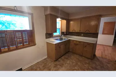 21670  Clarion Ln, Brookfield, WI 53186 - Photo 8