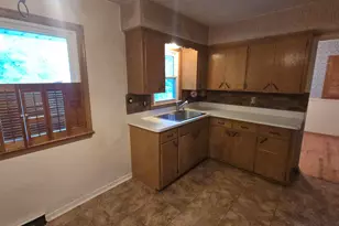 21670 Clarion Ln, Brookfield, WI 53186 - Photo 8